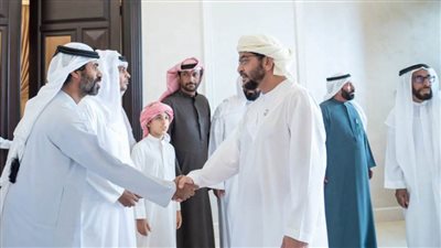 حمدان بن زايد يتفقد عددا من المشاريع التنموية في غياثي ويزور مواطنين بمنزليهما