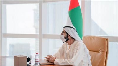 محمد بن راشد يستقبل فريق شركة 