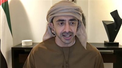 عبدالله بن زايد يدعو العاملين في المنشآت التعليمية إلى تلقي لقاح 