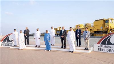 حمدان بن زايد يدشن أعمال مد قضبان السكك الحديدية للمرحلة الثانية من مشروع قطار الاتحاد