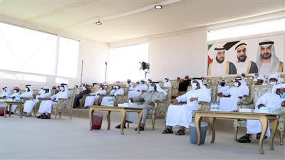 فارس المزروعي يتفقد مزاينة الإبل في مهرجان محمد بن زايد لسباق الهجن ومزاينة الإبل