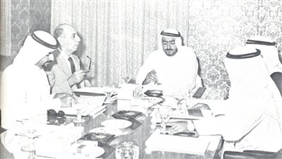 الإمارات في عهد خليفة .. مسيرة رائدة في مجالات العمل الإنمائي و التنمية الاقتصادية محلياً وعالمياً