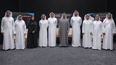 رئيس الدولة يطلع على تفاصيل مهمة الإمارات لاستكشاف القمر .. ويؤكد ثقته في قدرة شباب الإمارات على الوصول إلى آفاق علمية جديدة