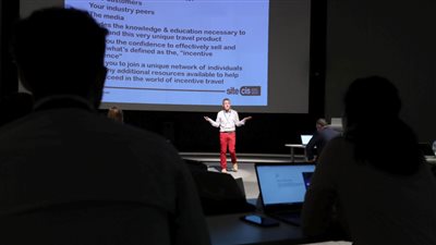 أبوظبي تستهدف مضاعفة حجم سياحة الأعمال و استقطاب 23 مليون زائر بحلول 2030