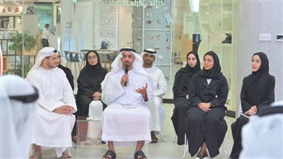 سيف بن زايد يشهد مجلس للشباب يتناول المواطنة الرقمية الإيجابية في مركز دبي الإبداعي 