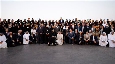 رئيس الدولة يستقبل وفداً من المعلمين ويؤكد دور المعلم المحوري في بناء الأمم