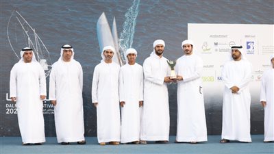 محمد بن سلطان بن خليفة توج الفائزين في بطولة الظفرة الكبرى لصيد الكنعد