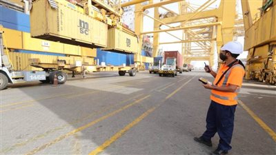 بيان ميناء جبل علي حول الحريق الذي اندلع أمس في إحدى حاويات سفينة