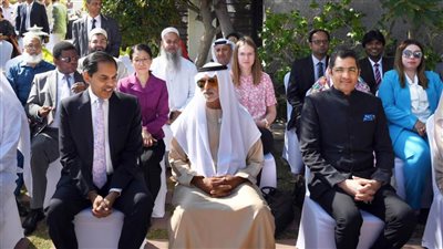 بحضور نهيان بن مبارك .. إزاحة الستار عن تمثال 