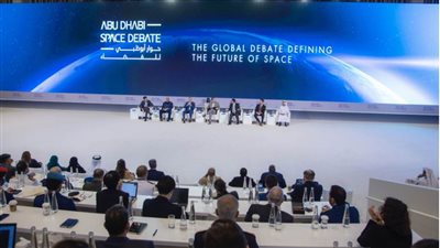 رؤساء شركات في القطاع الخاص يقدمون حلولاً للتغلب على مخاطر الإطلاق غير المنضبط لمشاريع الفضاء الضخمة