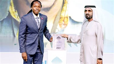 ‎محمد بن راشد يكرّم وزير التعليم الأساسي والثانوي في سيراليون بجائزة 