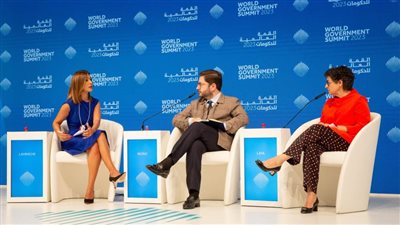 ‎مشاركون في جلسة 