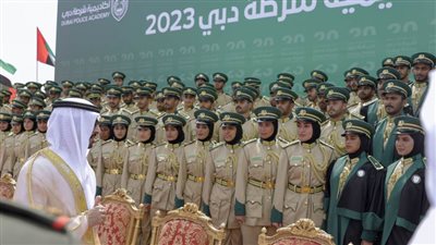 برعاية محمد بن راشد ..حمدان بن محمد يشهد حفل تخريج طلبة أكاديمية شرطة دبي