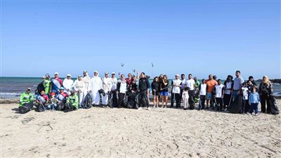 مهرجان الظفرة البحري ينظم حملة لتنظيف الشاطئ
