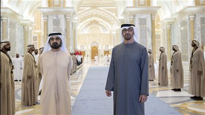 رئيس الدولة يستقبل حكام الإمارات والشيوخ في قصر الوطن