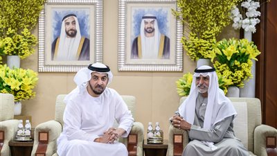 حمدان بن زايد يحضر مأدبة إفطار أقامها نهيان بن مبارك