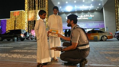 شرطة أبوظبي تنظم حملة ميدانية لتعزيز الوعي المروري