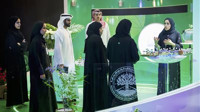 طلبة جامعة محمد بن زايد للعلوم الإنسانية ينظمون معرض مدينة المستقبل