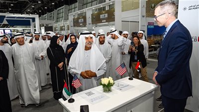 نهيان بن مبارك يفتتح معرض واجهة التعليم في أبوظبي