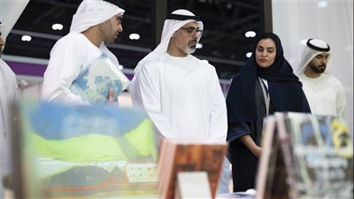 خالد بن محمد بن زايد يزور معرض أبوظبي الدولي للكتاب 