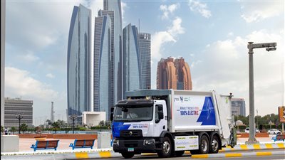 شركة أبوظبي لإدارة النفايات «تدوير» تطلق أول مركبة كهربائية 100% في الشرق الأوسط 