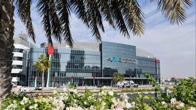 دبي تشهد أول تجربة ناجحة لتوصيل الأدوية بطائرات بدون طيار في