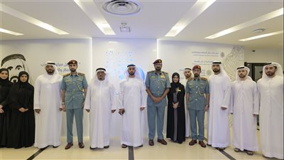 سيف بن زايد يفتتح غرفة جاهزية الدفاع المدني في دبي القائمة على الذكاء الاصطناعي