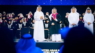 بحضور عبدالله بن زايد .. وزارة التربية والتعليم تكرم خريجي برنامج البعثات