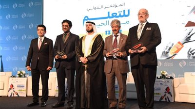 تكريم الفائزين بجائزة 