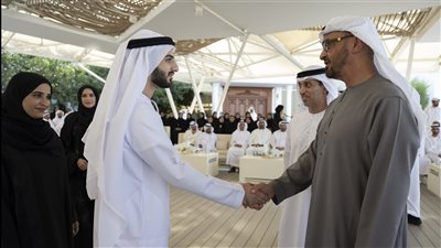 رئيس الدولة يستقبل وفد خريجي برنامج البعثات المتميزين