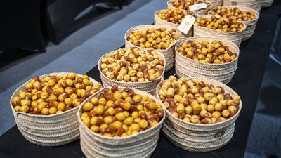 5 أطنان رطب يستقبلها 