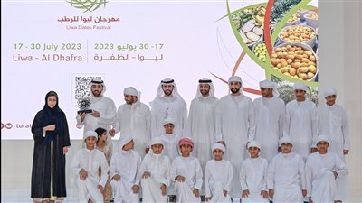 منافسات قوية بين المزارعين في مزاينة مهرجان ليوا للرطب