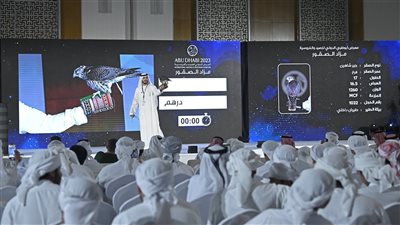تنظيم أكبر مزاد للصقور المكاثرة في الأسر في معرض 
