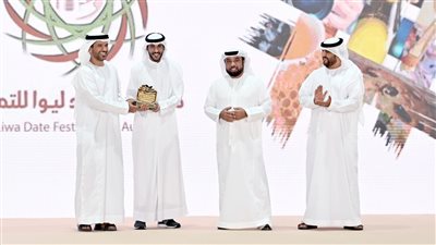 رئيس دائرة الطاقة بأبوظبي يتوج الفائزين في مهرجان ومزاد ليوا للتمور
