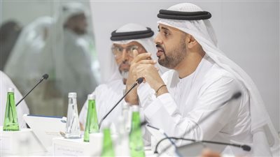 ذياب بن محمد بن زايد يشهد جلسة حكومية حول الإسكان ضمن اجتماعات حكومة الإمارات