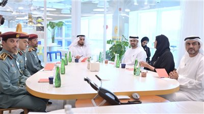 سيف بن زايد يطلع على جهود هيئة أبوظبي للطفولة المبكرة في حماية الطفل