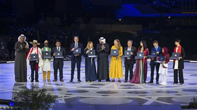 رئيس الدولة يكرم 11 فائزاً بجائزة زايد للاستدامة في COP28 