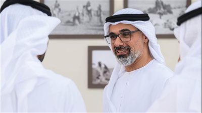 خالد بن محمد بن زايد يشهد جانباً من فعاليات مهرجان الحصن