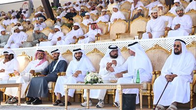 اللجنة المنظمة لمهرجان الظفرة تتوج الفائزين في مزاينة الإبل