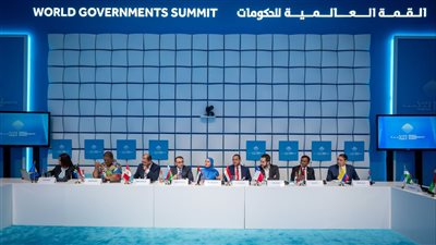 طاولة وزارية مستديرة تبحث تصميم مستقبل الموارد البشرية للحكومات