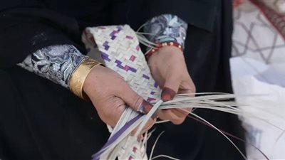 مهرجان الظفرة البحري .. حاميات التراث تقدمن لوحات إبداعية بمعايير مستدامة