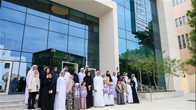 خالد بن محمد بن زايد يزور مقر المجلس الأعلى للأمومة والطفولة