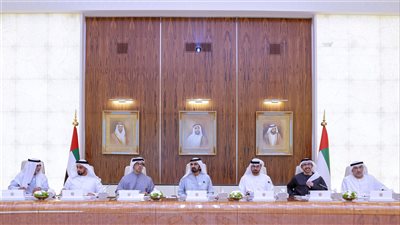 مجلس الوزراء برئاسة محمد بن راشد يستعرض أداء القطاع الصناعي وتعزيز المنتج الوطني ومبادرات لدعم سوق العمل في الدولة