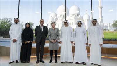 حامد بن زايد يشهد المحاضرة الرمضانية الـ 2 لمجلس محمد بن زايد بعنوان 