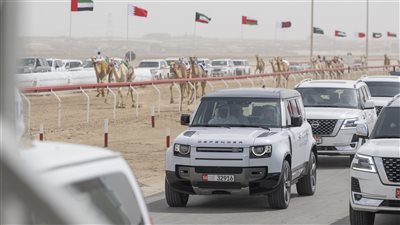 منصور بن زايد يشهد منافسات اليوم الخامس للمهرجان الختامي السنوي لسباقات الهجن العربية على سيف رئيس الدولة