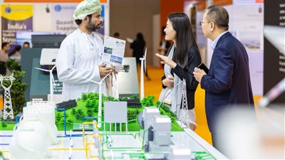 قمة طاقة المستقبل تختتم أعمالها مع التركيز على التنقل الكهربائي والمدن الذكية