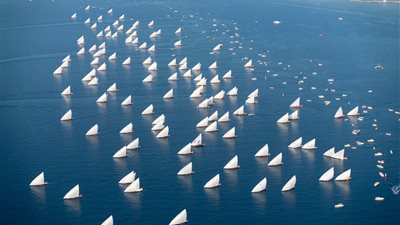 بدء إجراءات فحص المحامل الشراعية المشاركة في سباق دلما التاريخي