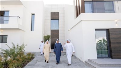 خالد بن محمد بن زايد يدشن مشروع شمال بني ياس السكني ويوجّه بتسميته 