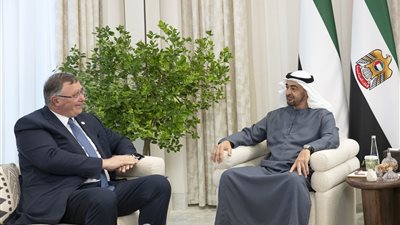 رئيس الدولة يستقبل عدداً من الشركاء والمستثمرين في مشروع 