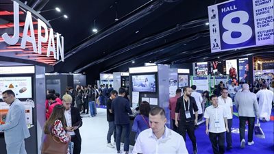 65 شركة مليارية تشارك في 